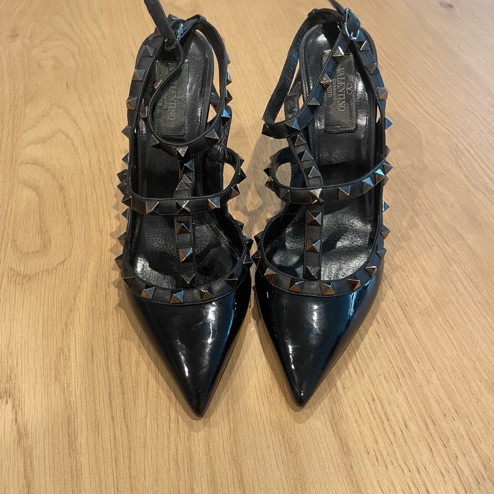 Valentino Black Rockstud patent leather heels